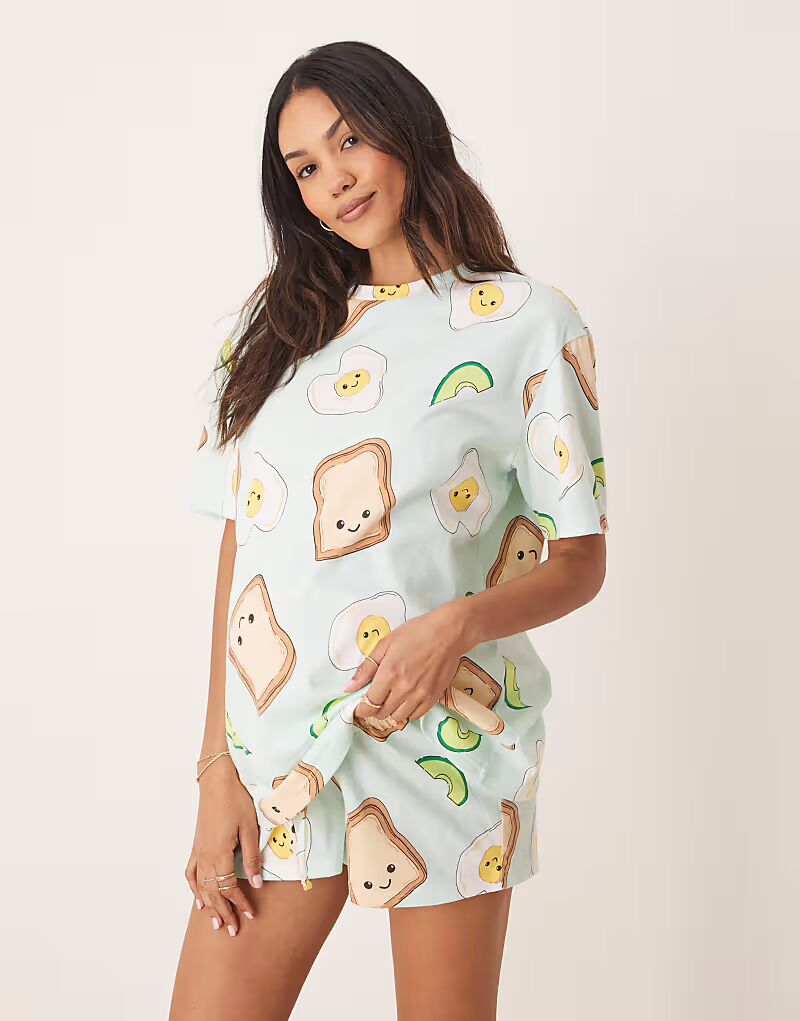 

ASOS DESIGN Maternity: свободная футболка с принтом авокадо и яйцом на тосте и короткая пижама зеленого цвета ASOS Maternity
