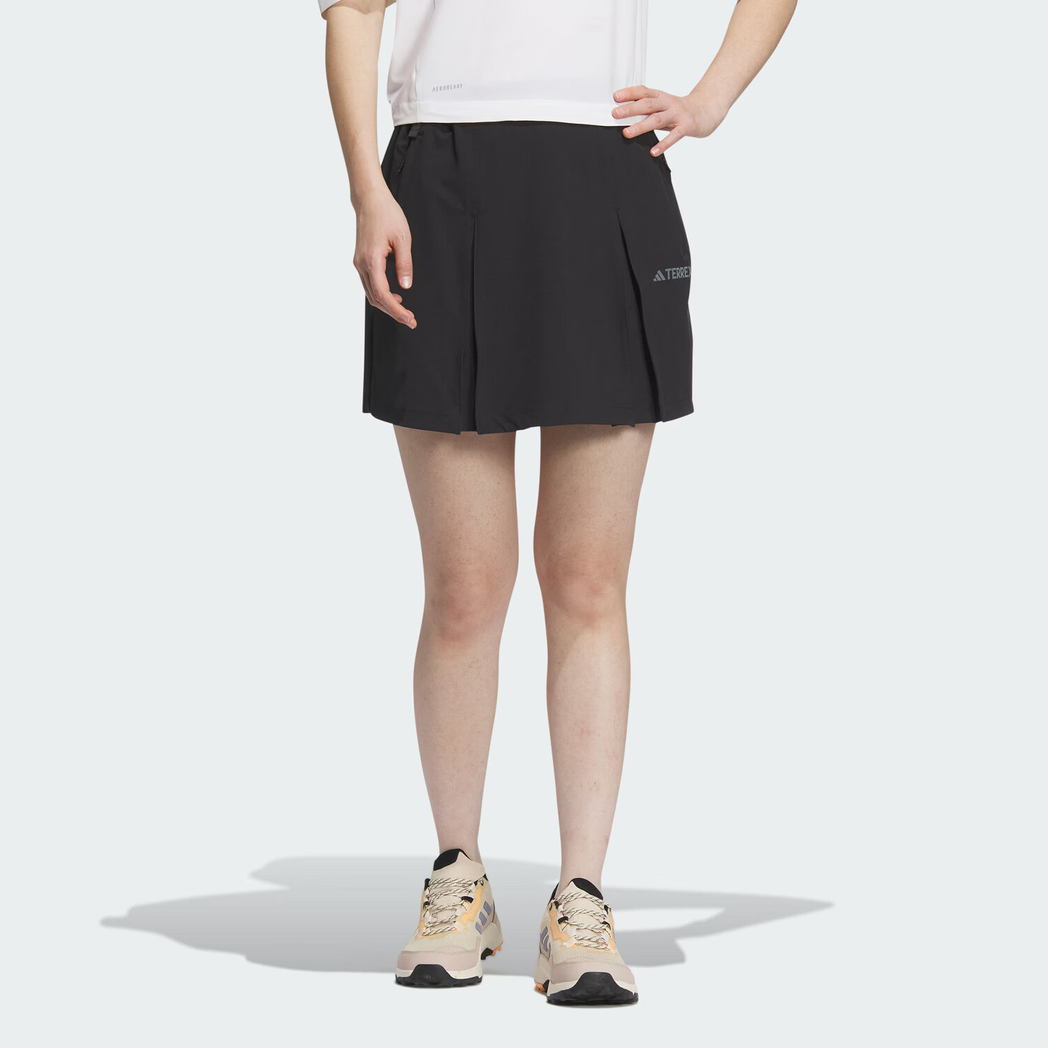 AEROREADY Повседневные шорты женские черные Adidas — фото 2