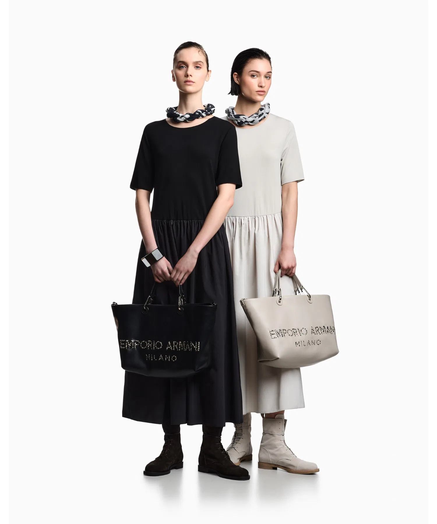 [Emporio Armani] Длинное платье с короткими рукавами, трикотаж интерлок.