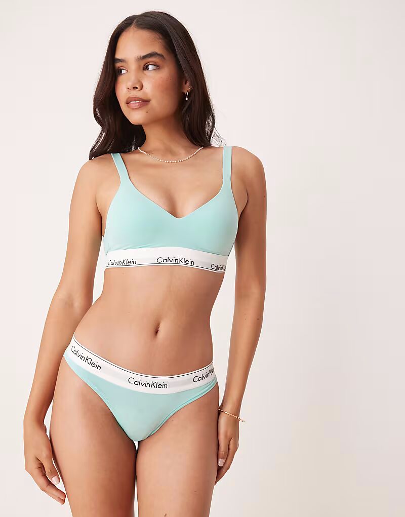 

Трусики-стринги Calvin Klein Modern Cotton мятно-голубого цвета