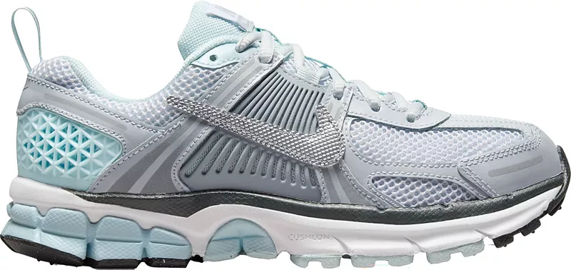 

Детские кроссовки Nike Vomero 5 для начальной школы, цвет Silver/Grey