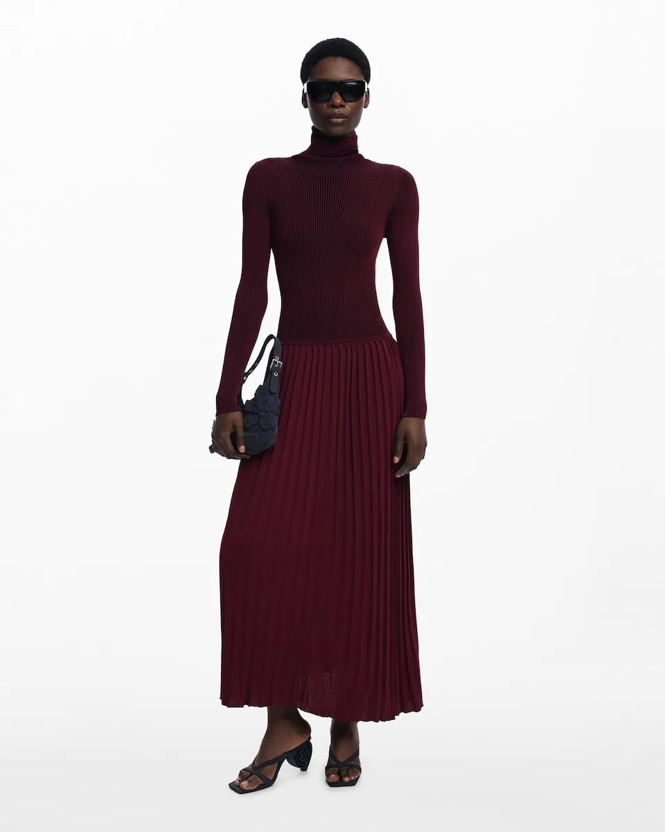 

Длинное плиссированное платье Desigual, красный