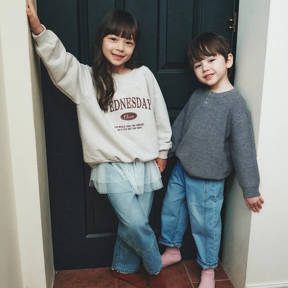 Детский свитшот Signature Raglan цвета овсянки от Wednesdayoasis Kids — фото 3