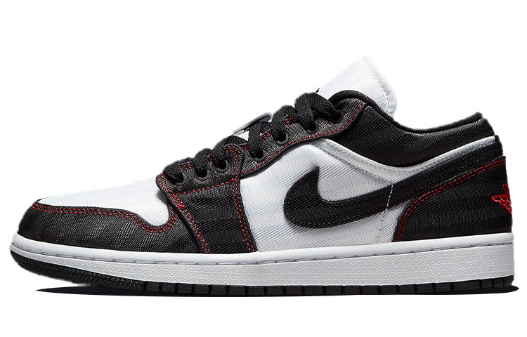 

Кроссовки JORDAN 1 Low Se Utility White Black Gym Red Women's