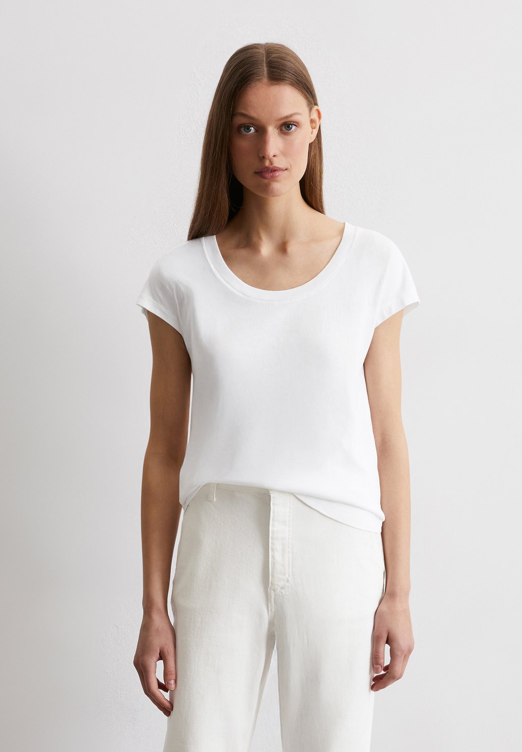 

Базовая футболка OVERCUT SLEEVES DEEP ROUND NECK Marc O'Polo, белый