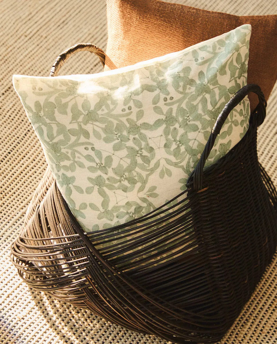 

Чехол на подушку с принтом листьев Zara Home, цвет Mint Green