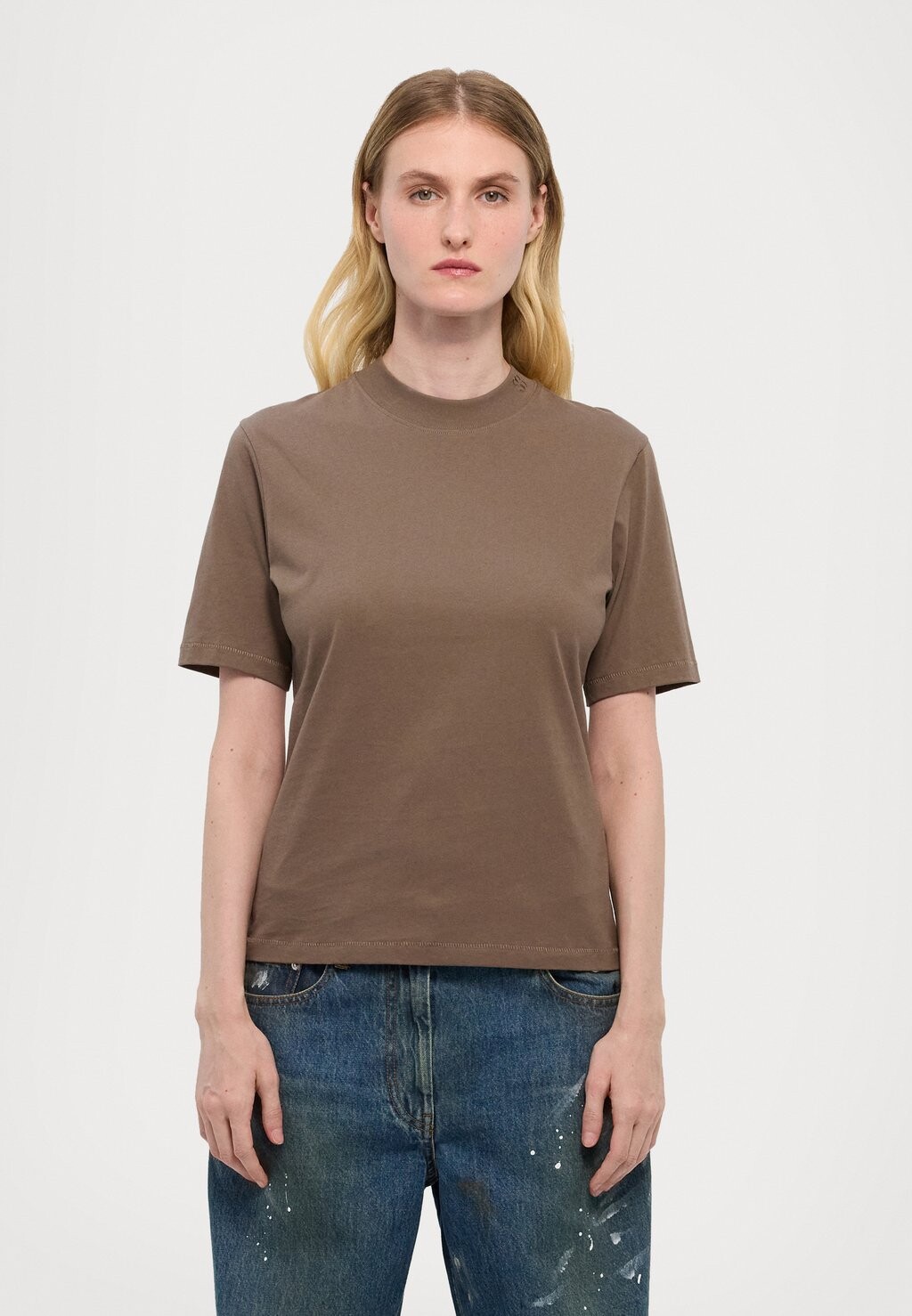 

Базовая футболка MOCK NECK TEE Filippa K, светло-коричневый