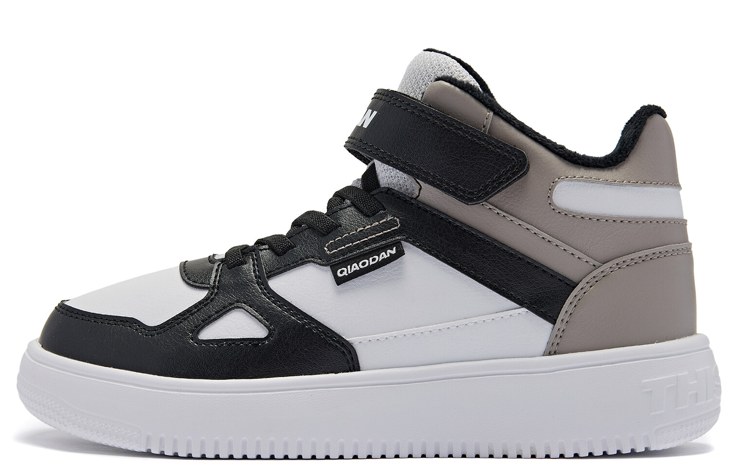 

Детские кроссовки для скейтбординга GS Low-top White / Wild Color Qiaodan, цвет White / Wild Color