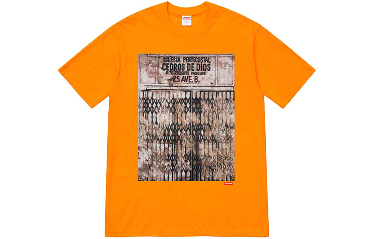 

Совместная коллекция футболок унисекс Supreme