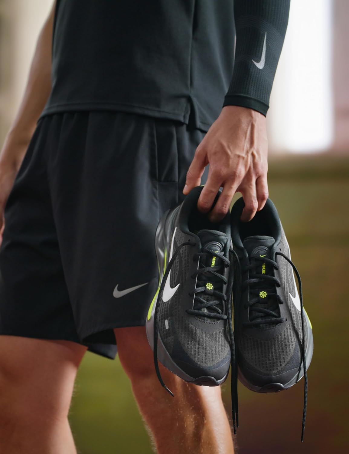 Мужские беговые кроссовки Nike Journey Run для шоссе, белый/черный — фото 2