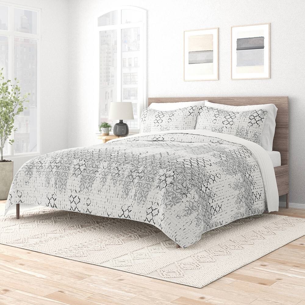 

Двусторонний комплект одеял Urban Loft из 3 предметов для кроватей размера «king-size» и «queen-size», цвет Aztec Inspired