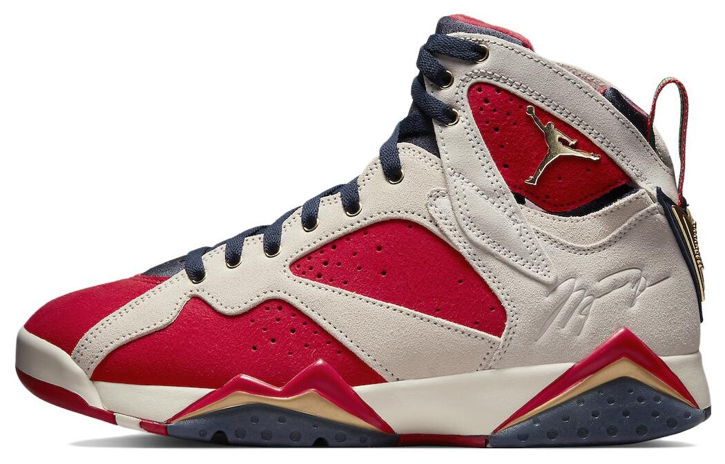 

Комната с трофеями Jordan 7 Retro