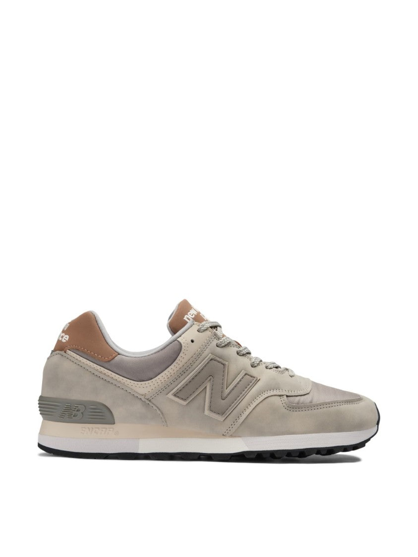 

Ностальгические сепия кроссовки New Balance, серый