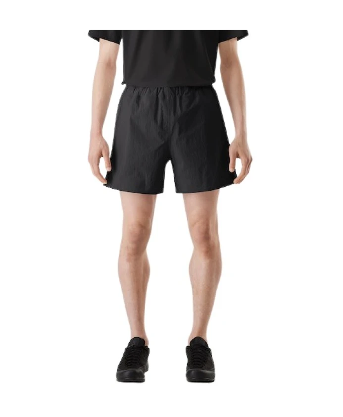 

Черные короткие брюки для активного отдыха Arc'Teryx, черный