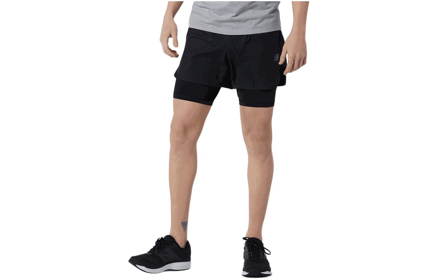 

Спортивные шорты мужские черные New Balance, черный