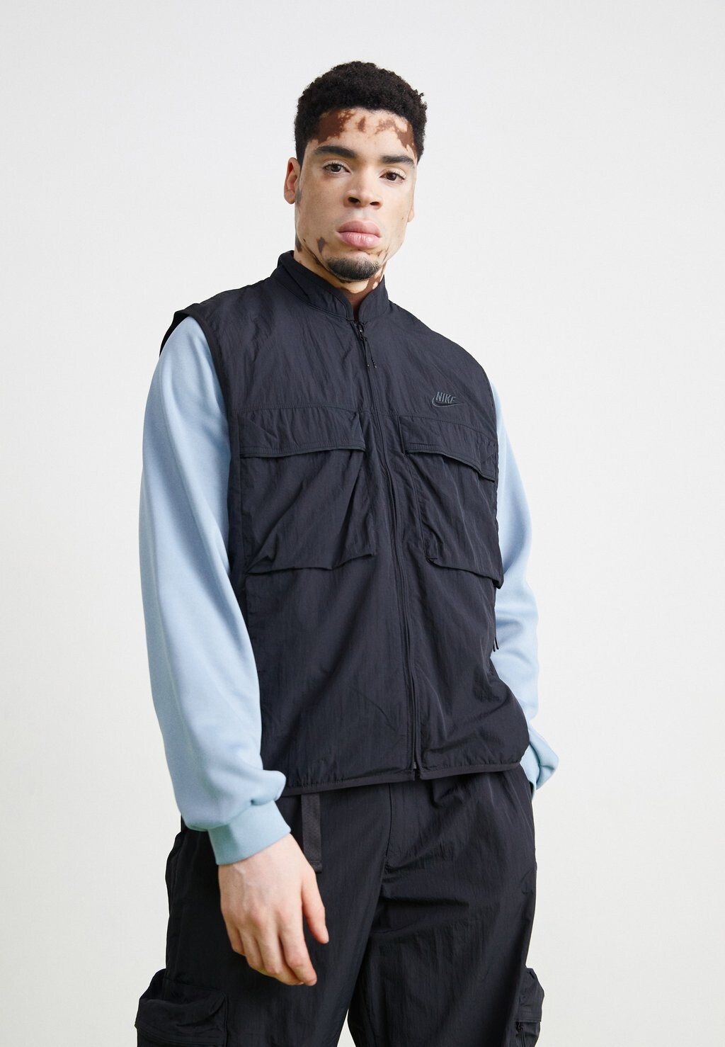 

Жилет TECH WOVEN VEST Nike Sportswear, черный