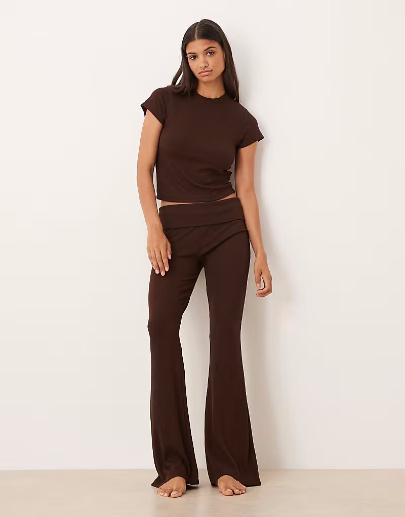 

Брюки Mix & Match с отворотами в рубчик шоколадно-коричневого цвета Asos Design