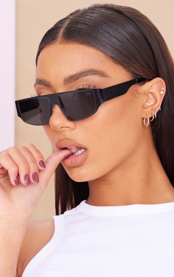 

PrettyLittleThing Черные солнцезащитные очки с тонким козырьком в металлической оправе