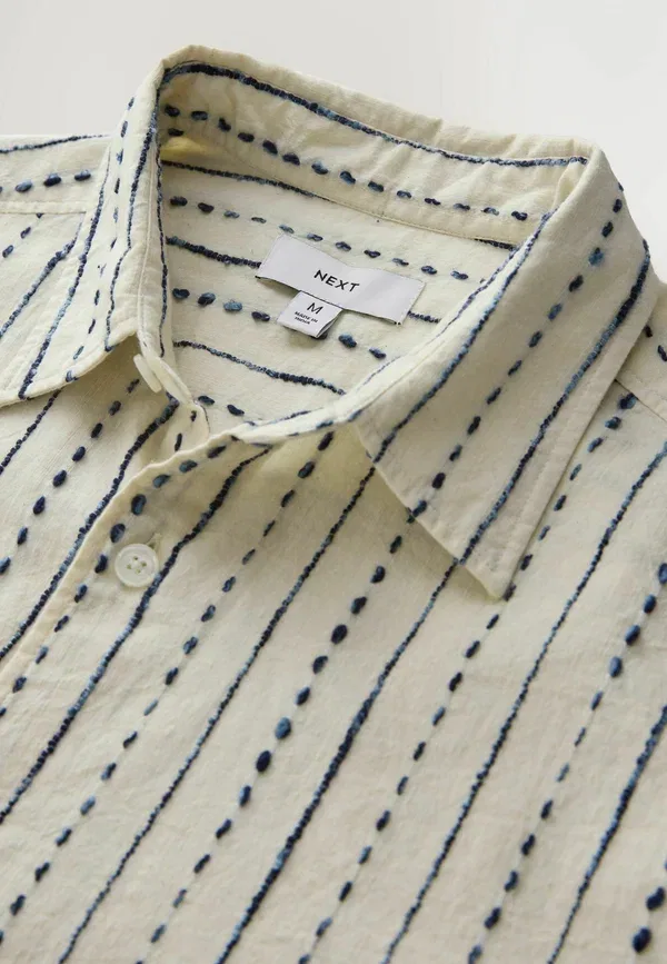 Футболка Regular fit stripe textured short sleeve shirt Next, экрю — фото 2
