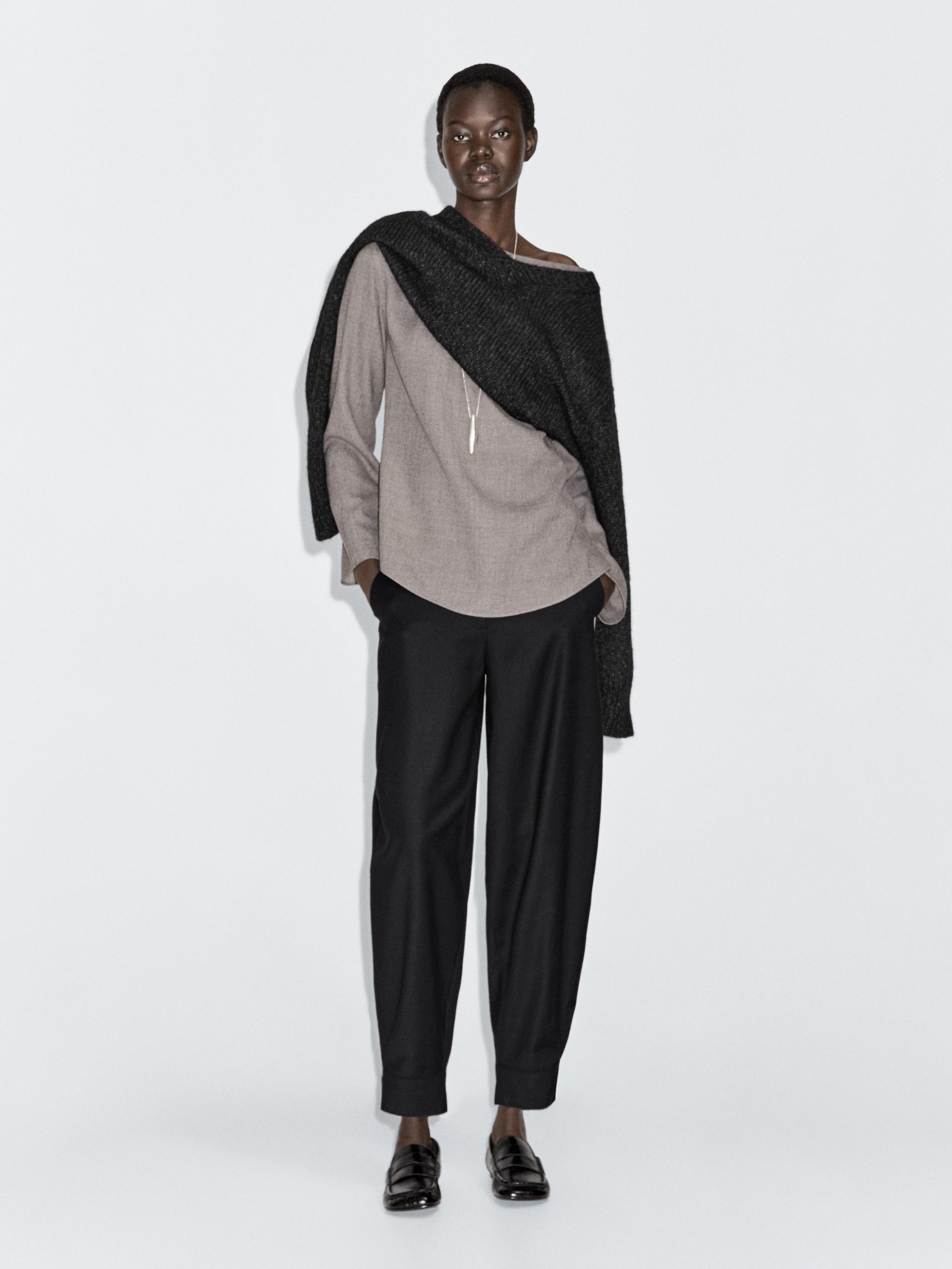 

Брюки-Саруэль из смесовой шерсти с пряжкой Massimo Dutti, черный