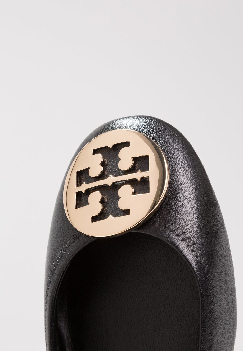 Балетки MINNIE TRAVEL BALLET Tory Burch, идеальный черный/золотой — фото 3