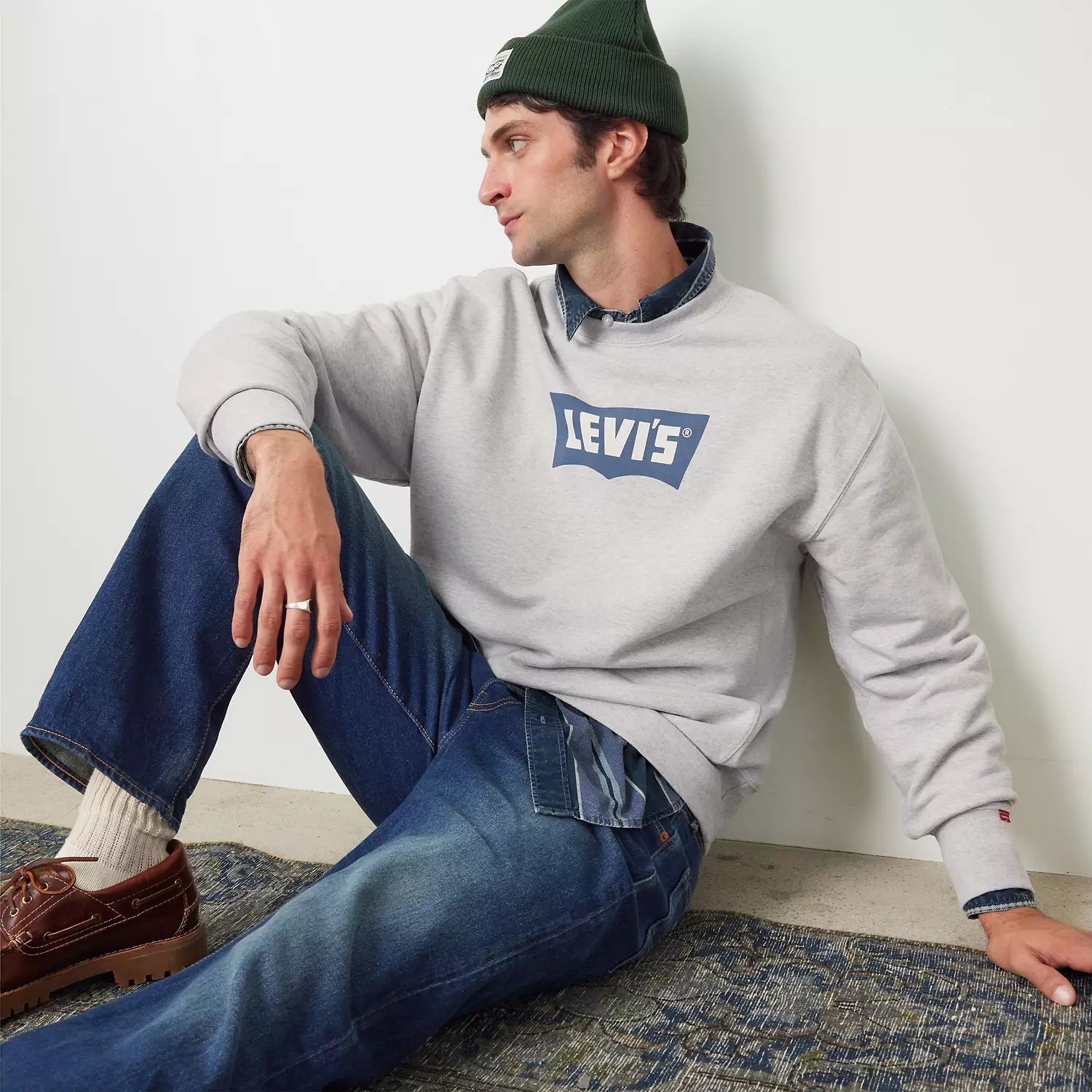 

Толстовка с круглым вырезом и графическим принтом Levi's, серый