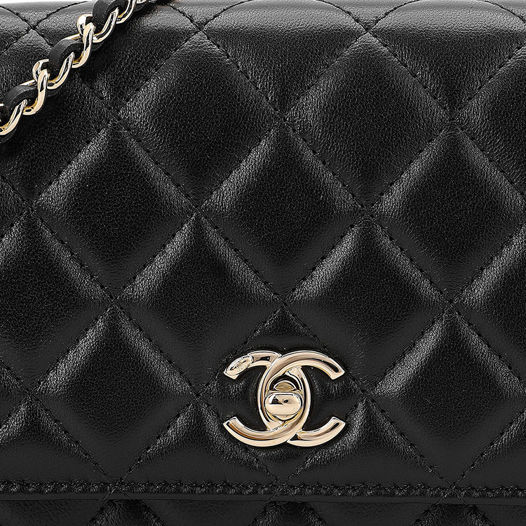 CHANEL Весенняя кожаная сумка через плечо женская черная — фото 4