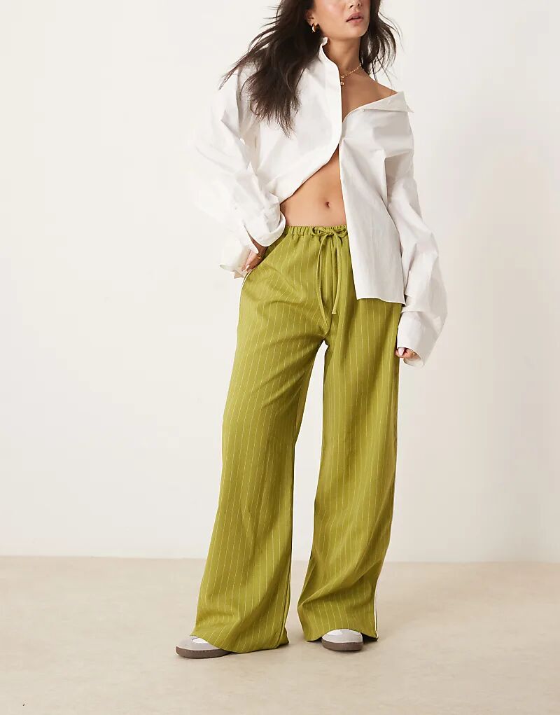 

Брюки широкого кроя с контрастной полосой по бокам ASOS DESIGN