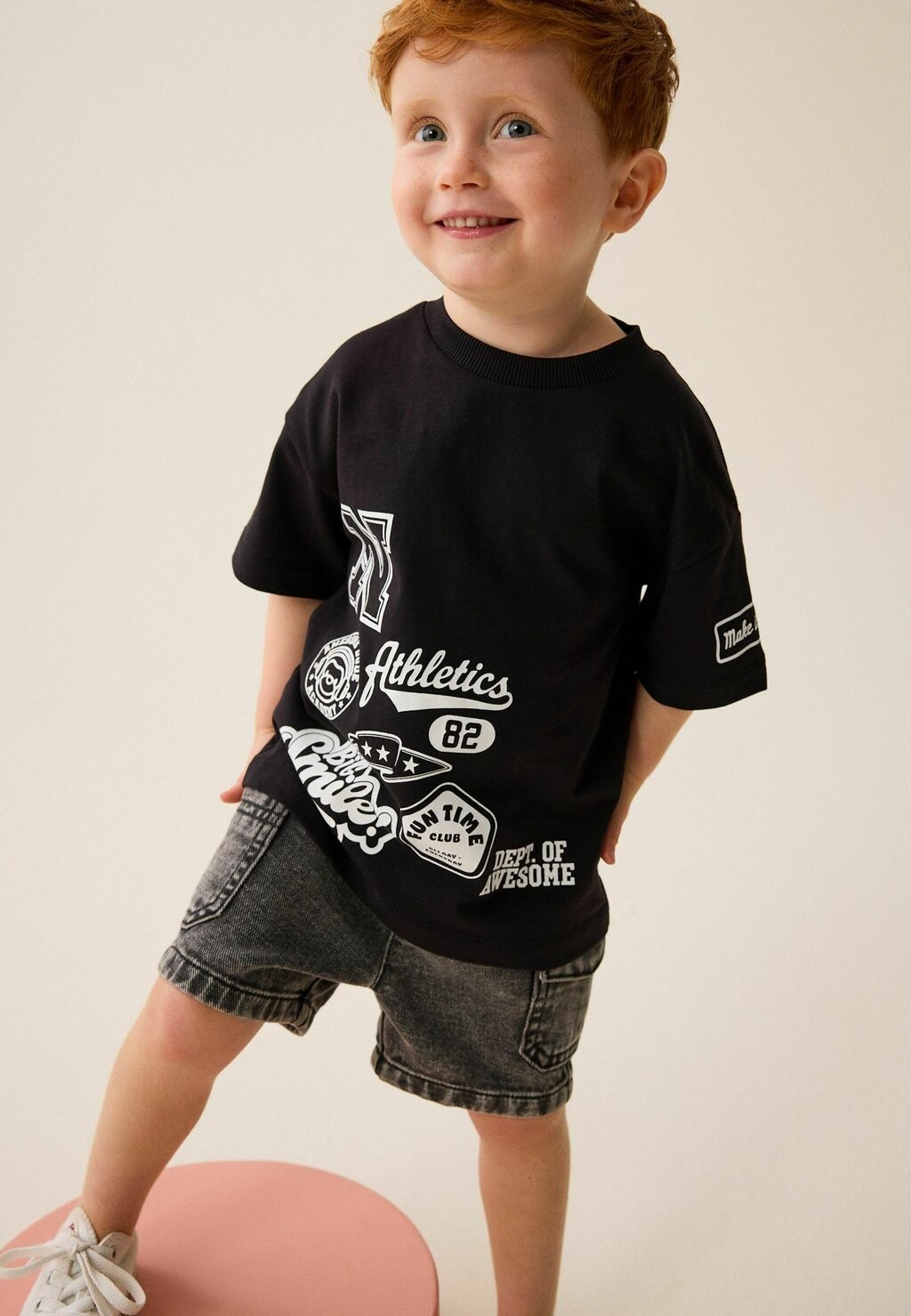 

Футболка SHORT SLEEVE VARSITY REGULAR FIT Next, черный