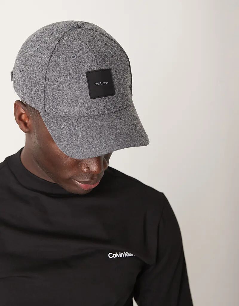 

Шерстяная кепка BB серого цвета Calvin Klein