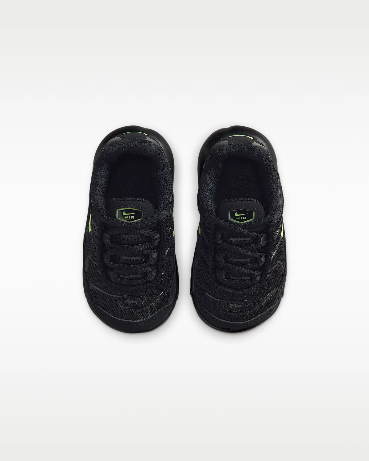 Детские кроссовки Nike Air Max Plus, Black/Black/Volt Ice — фото 4