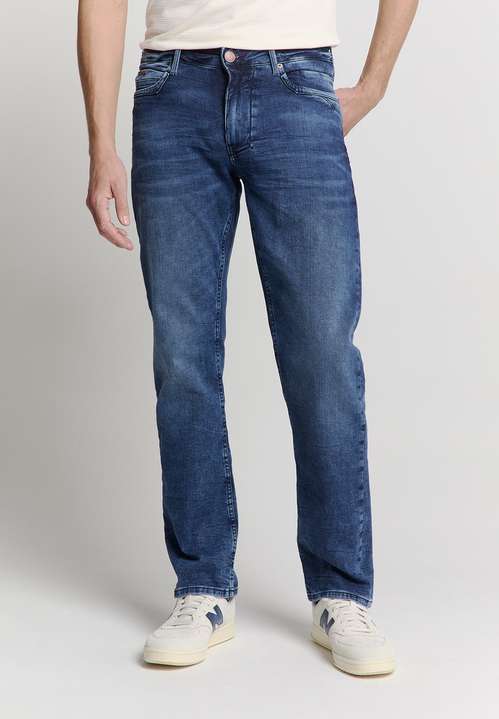 

Джинсы прямого кроя RELAXED FIT NO EXCESS, цвет Stone Used Denim