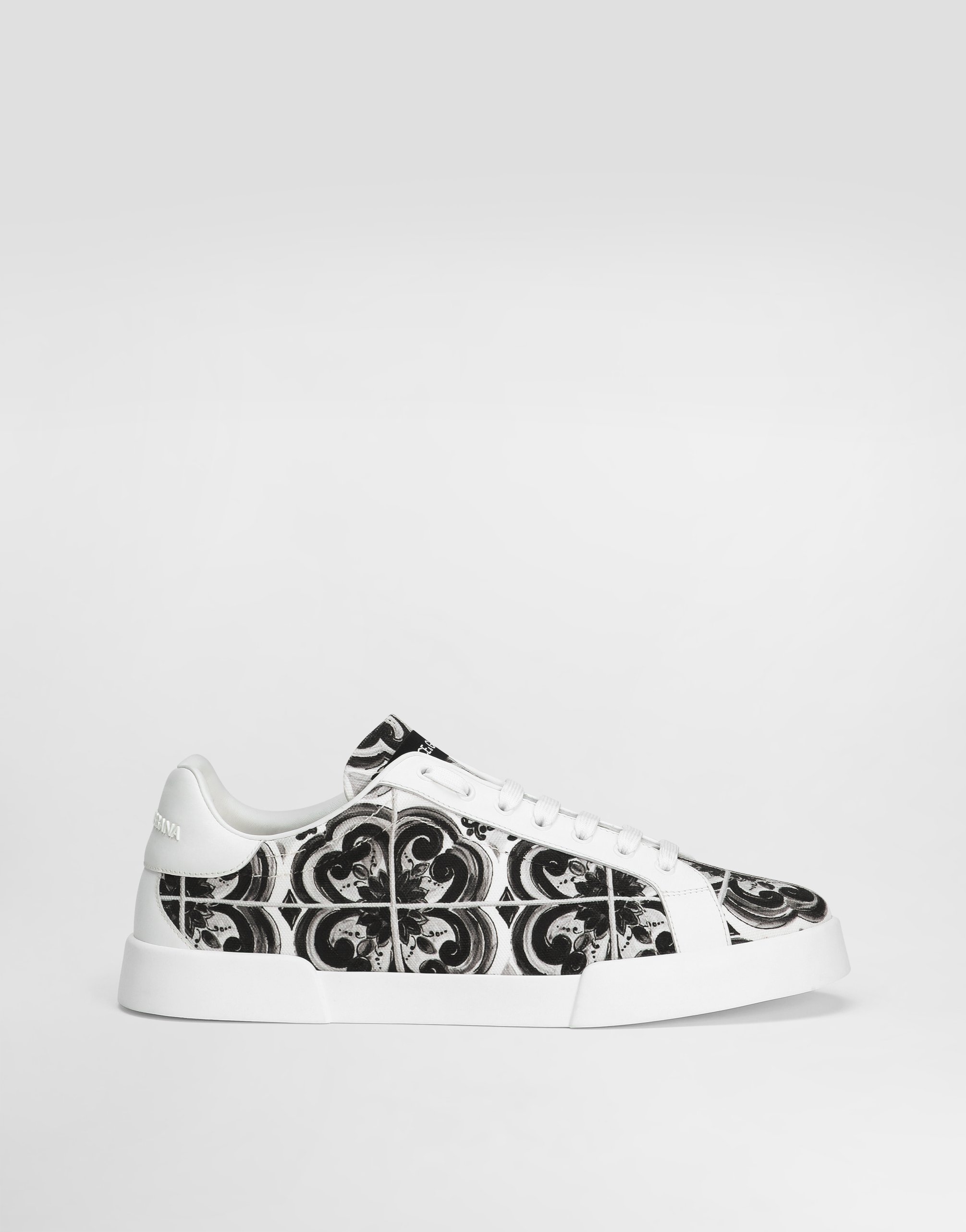 

Кроссовки portofino со светлой стробельной подошвой и принтом в стиле майолика Dolce & Gabbana, мультиколор