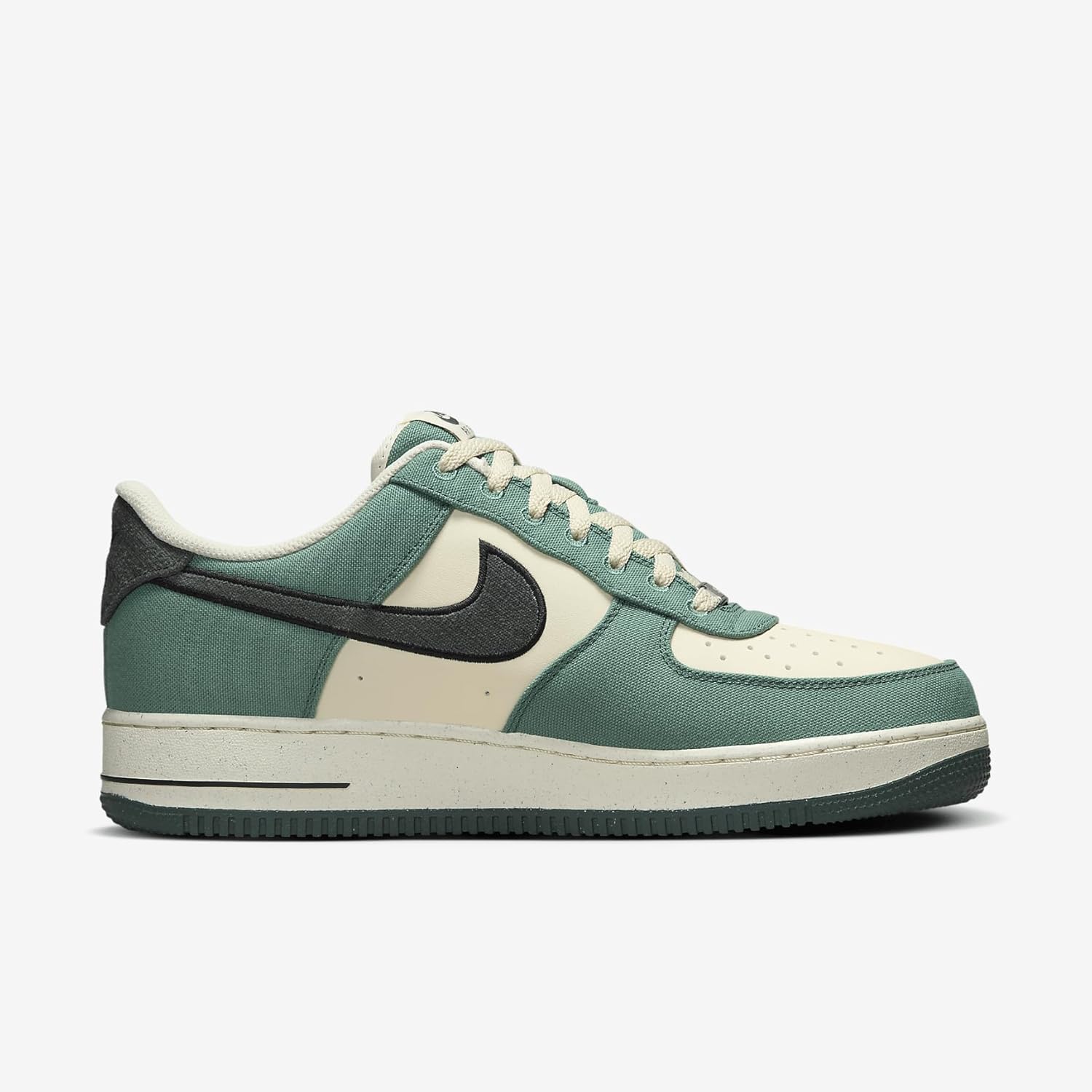 Мужские кроссовки Nike Air Force 1 '07 LV8, черный/зеленый — фото 3