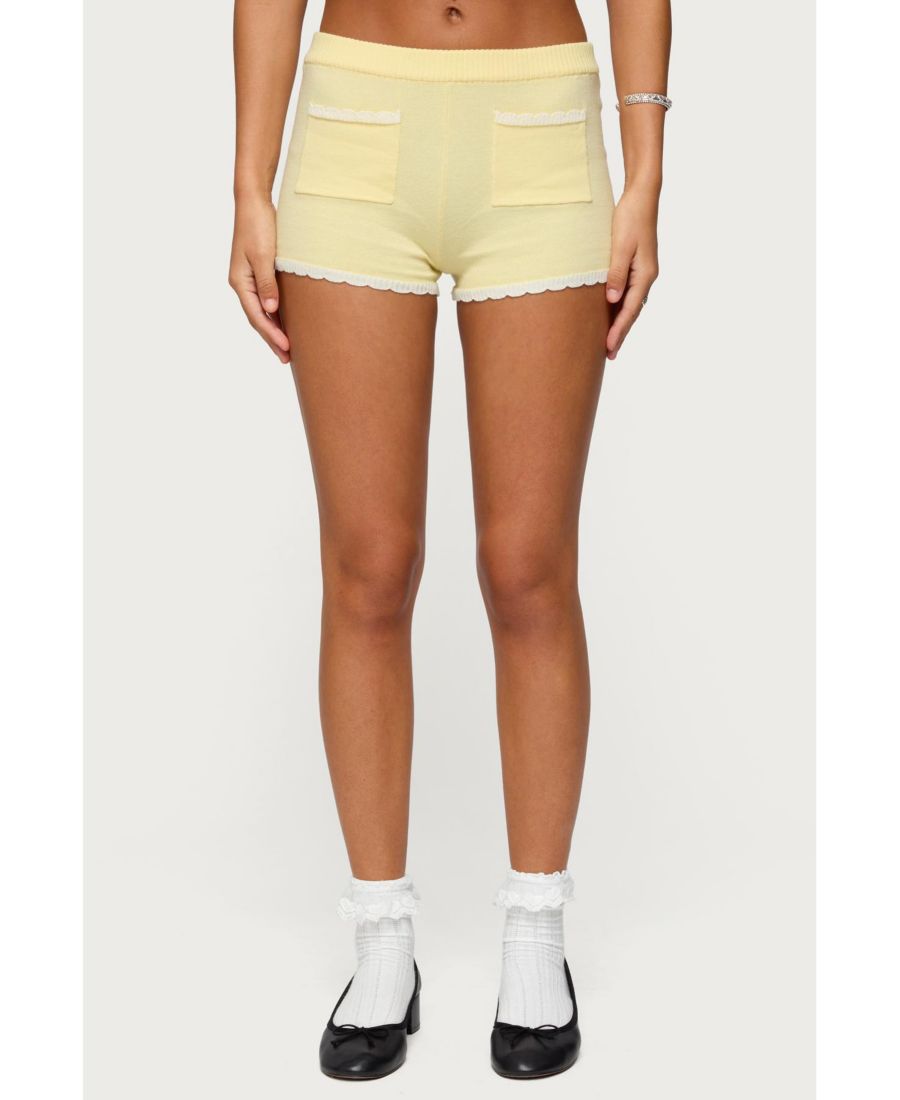 

Женские вязаные шорты Leila с фестончатым краем Edikted, Yellow
