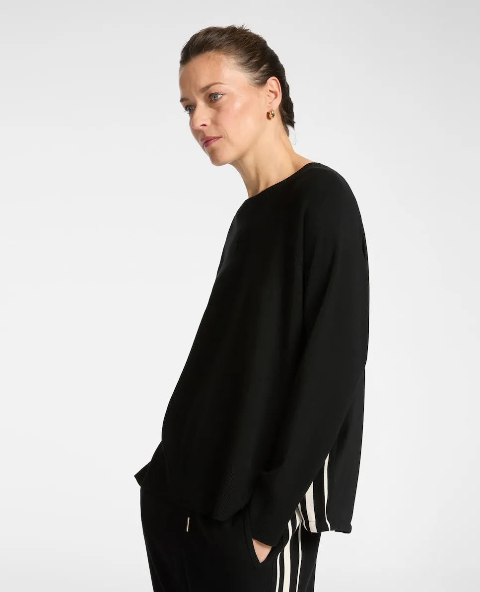 

Женский джемпер с полосатыми краями и широкой линией Elena Miró, черный