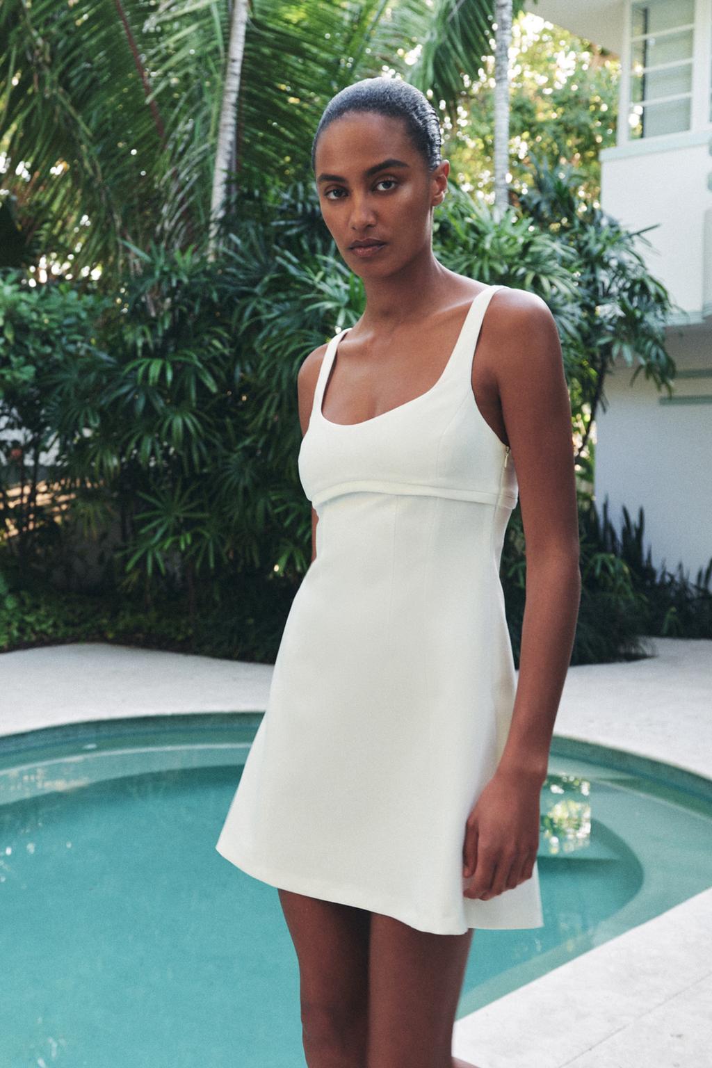 

Расклешенное мини-платье ZARA, экрю