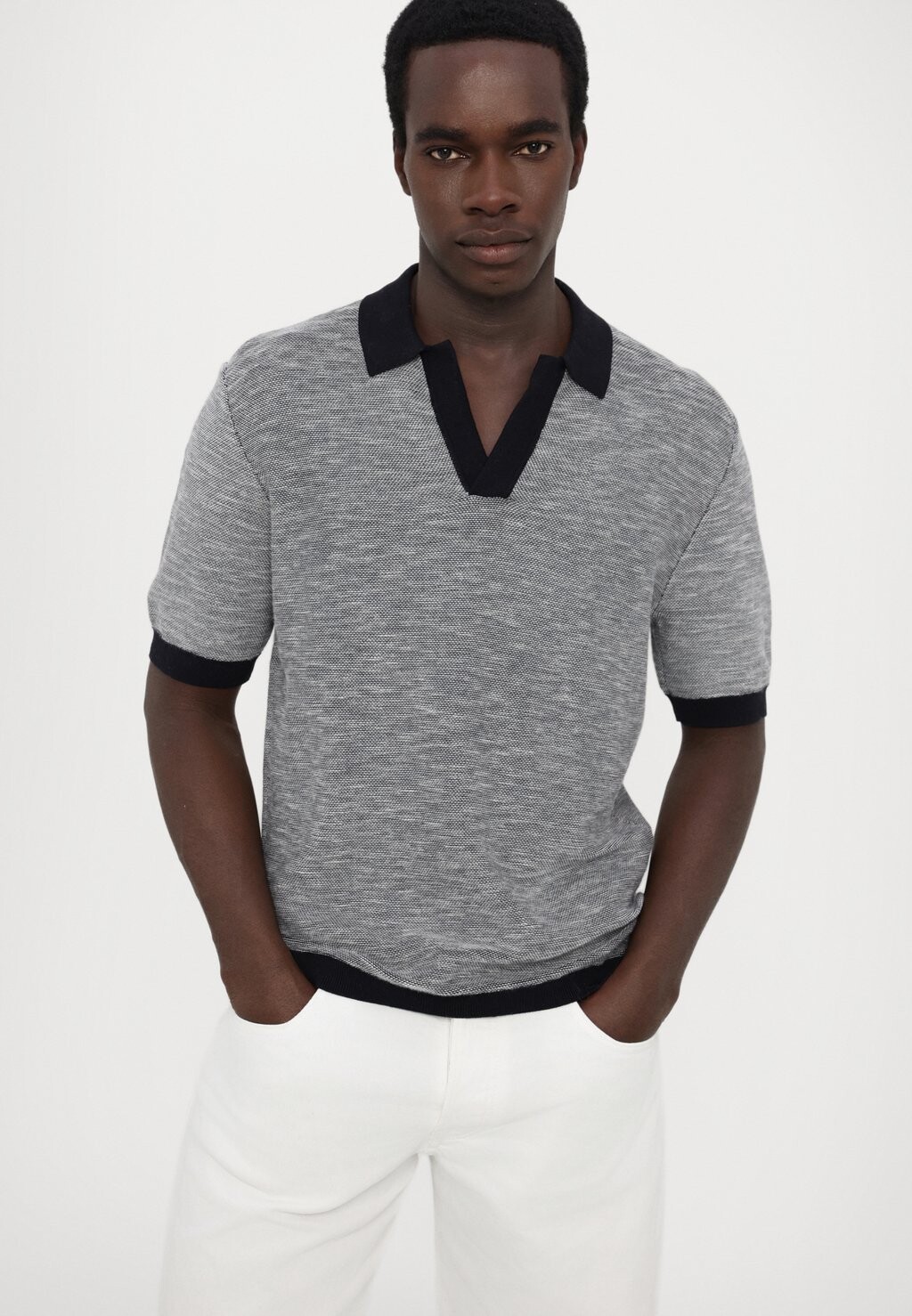 

Футболка с принтом Armani Exchange, молочный