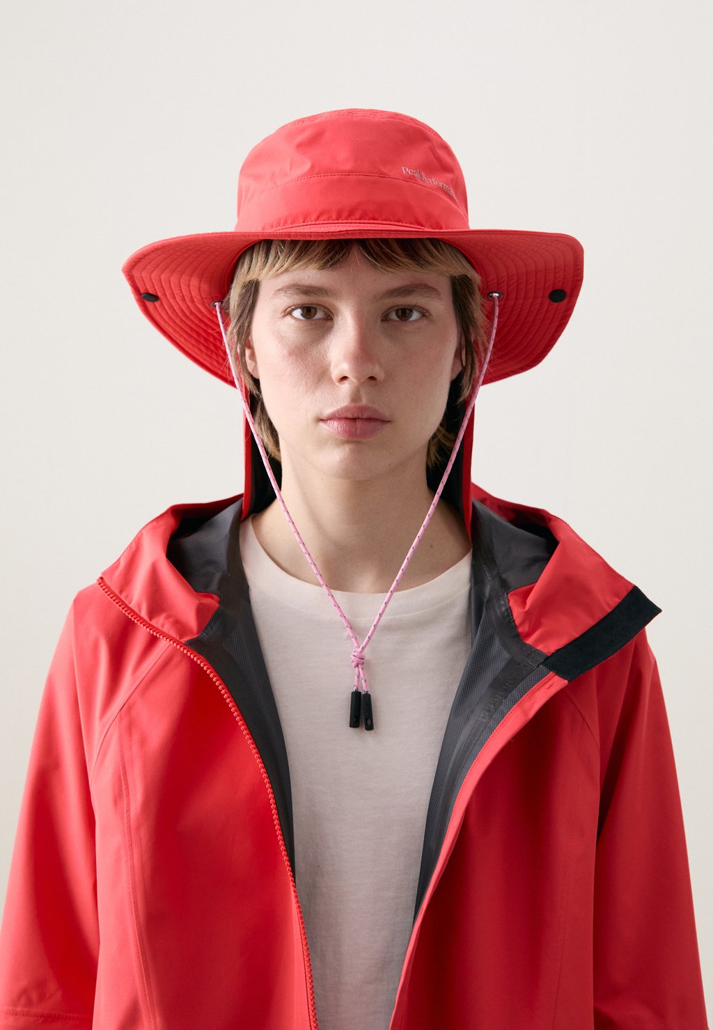 

Шляпа TRAILBLAZER HAT UNISEX Peak Performance, красный