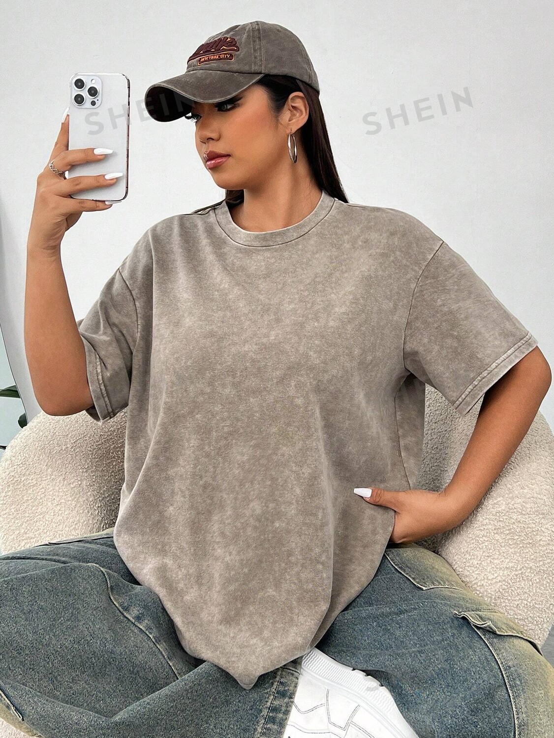 

EZwear Плюс Размер Кислотная стирка Винтажный вид Трикотажная футболка свободного кроя с короткими рукавами Shein, песочный