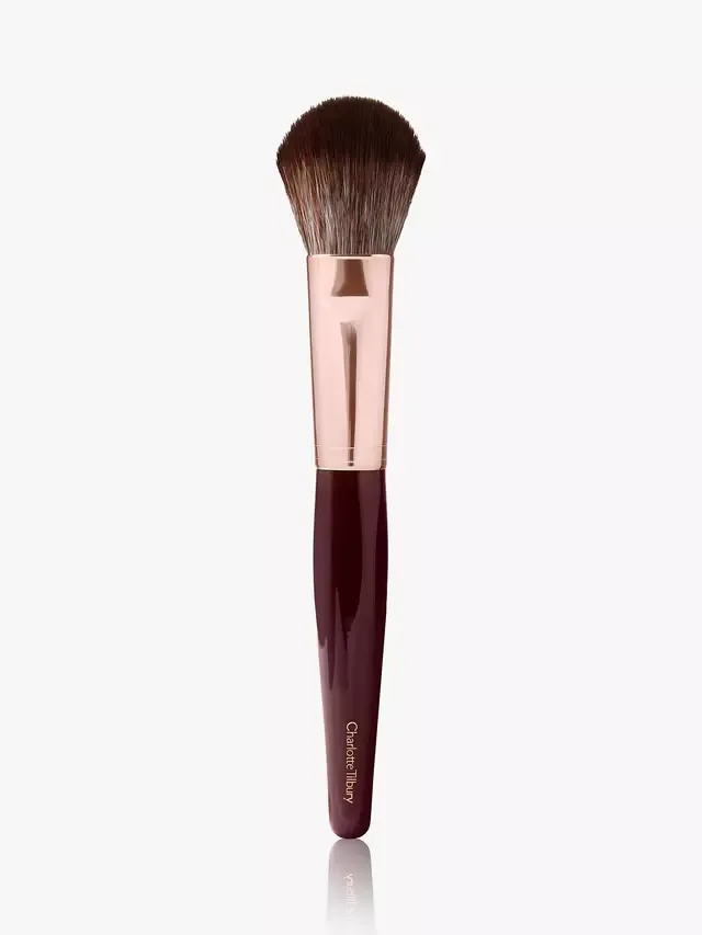 Кисть для бронзера Charlotte Tilbury