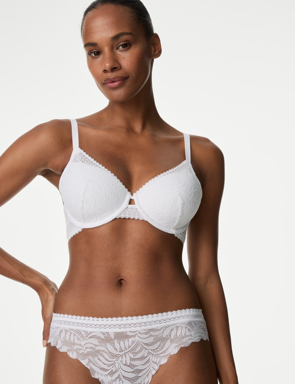 

Бюстгальтер Flexifit Lace Cellered Full Cup AE Marks & Spencer, белый
