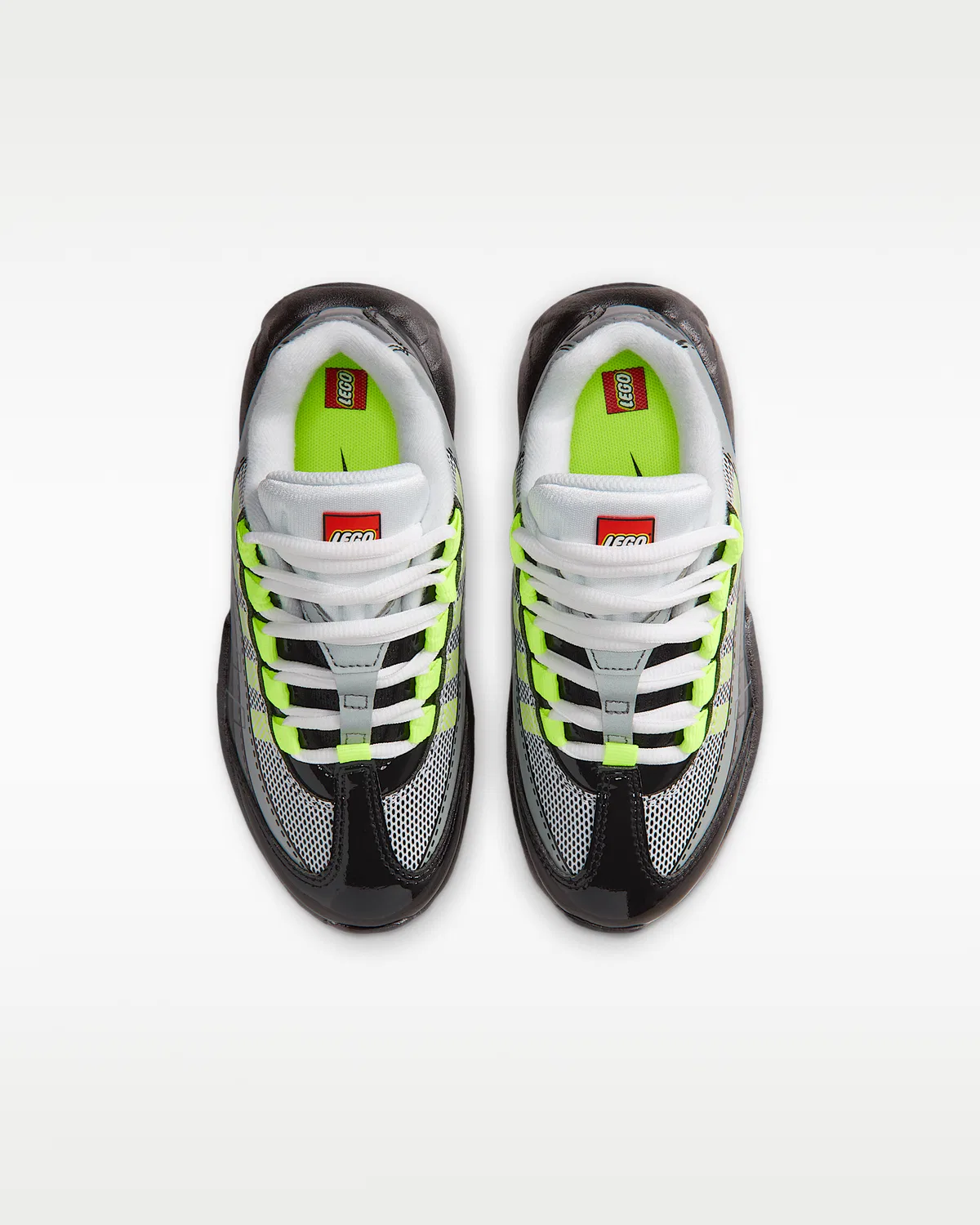Детские кроссовки Nike Air Max 95 x LEGO® Collection, Black/Dark Smoke Grey/Smoke Grey/Metallic Silver — фото 4
