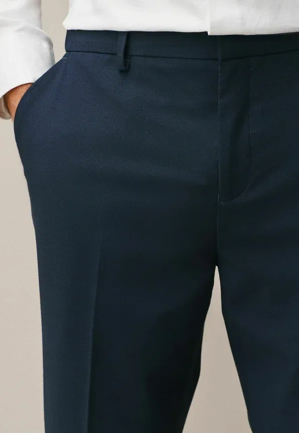 Брюки костюмные Regular fit slim muscle fit motionflex stretch, Next, темно-синий — фото 4