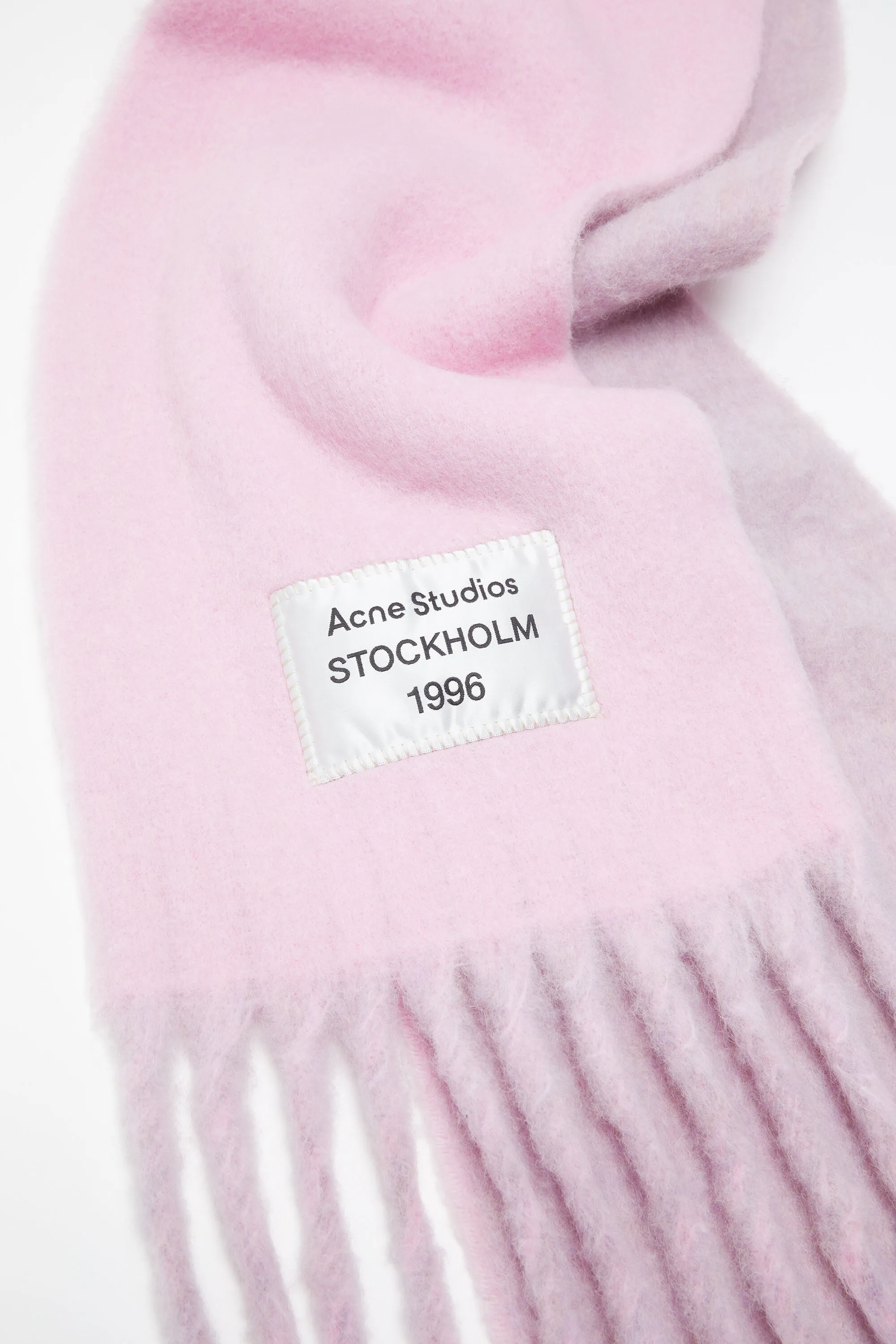 Этикетка с логотипом шарфа с бахромой Acne Studios, Pink/lilac — фото 2