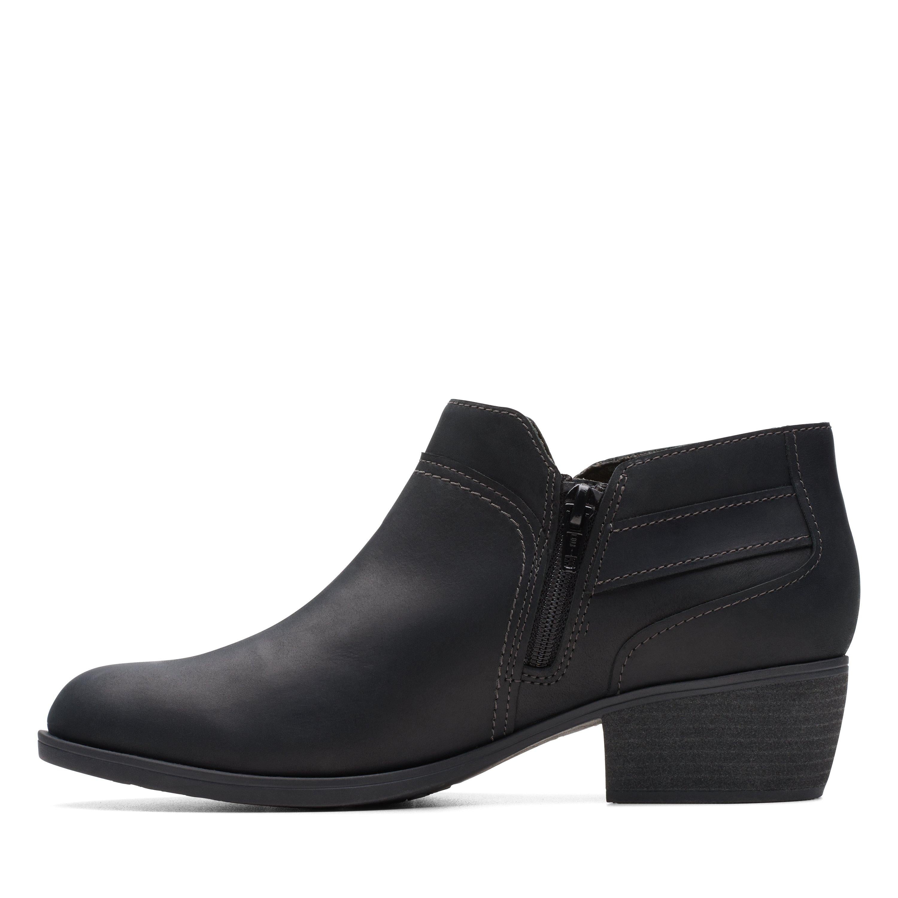 Ботильоны женские Clarks на каблуке с пряжкой, черный — фото 4