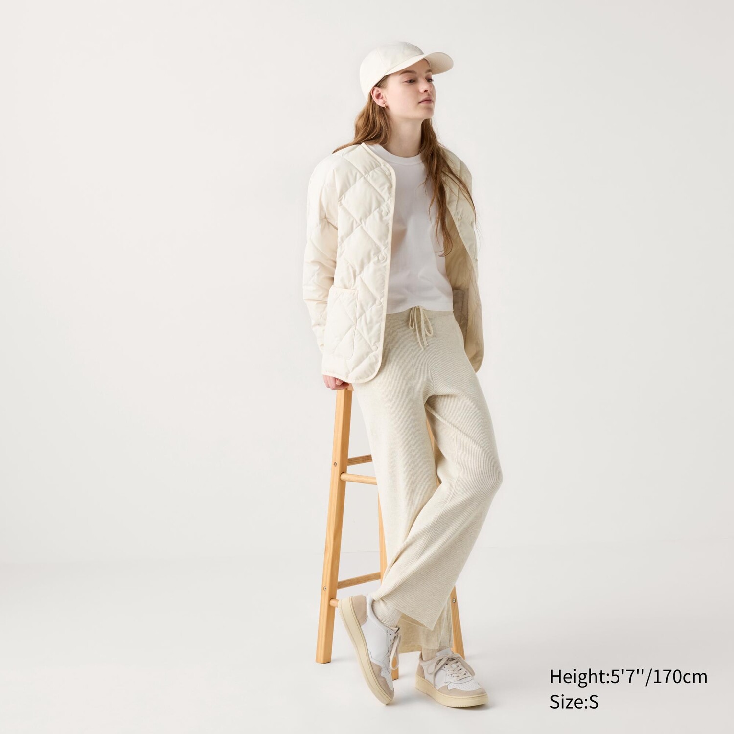 

Трикотажные брюки в рубчик UNIQLO, светло-бежевый