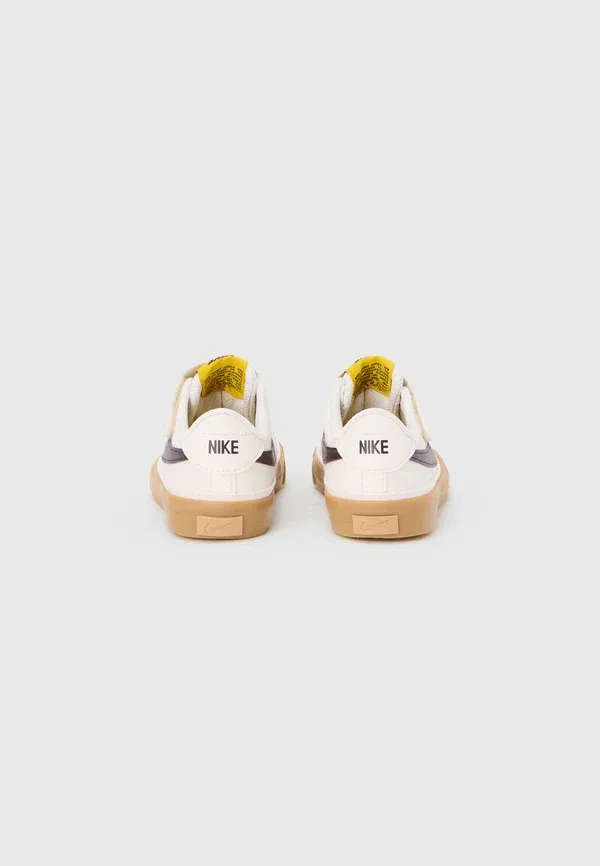 Кроссовки Nike Sportswear Court Legacy Trainers, фантом/пепельно-бордовый/шафрановый кварц/жевательная резинка/светло-коричневый — фото 3