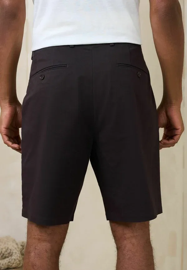 Шорты Next, Regular fit pleated smart chino shorts, темно-коричневый — фото 3