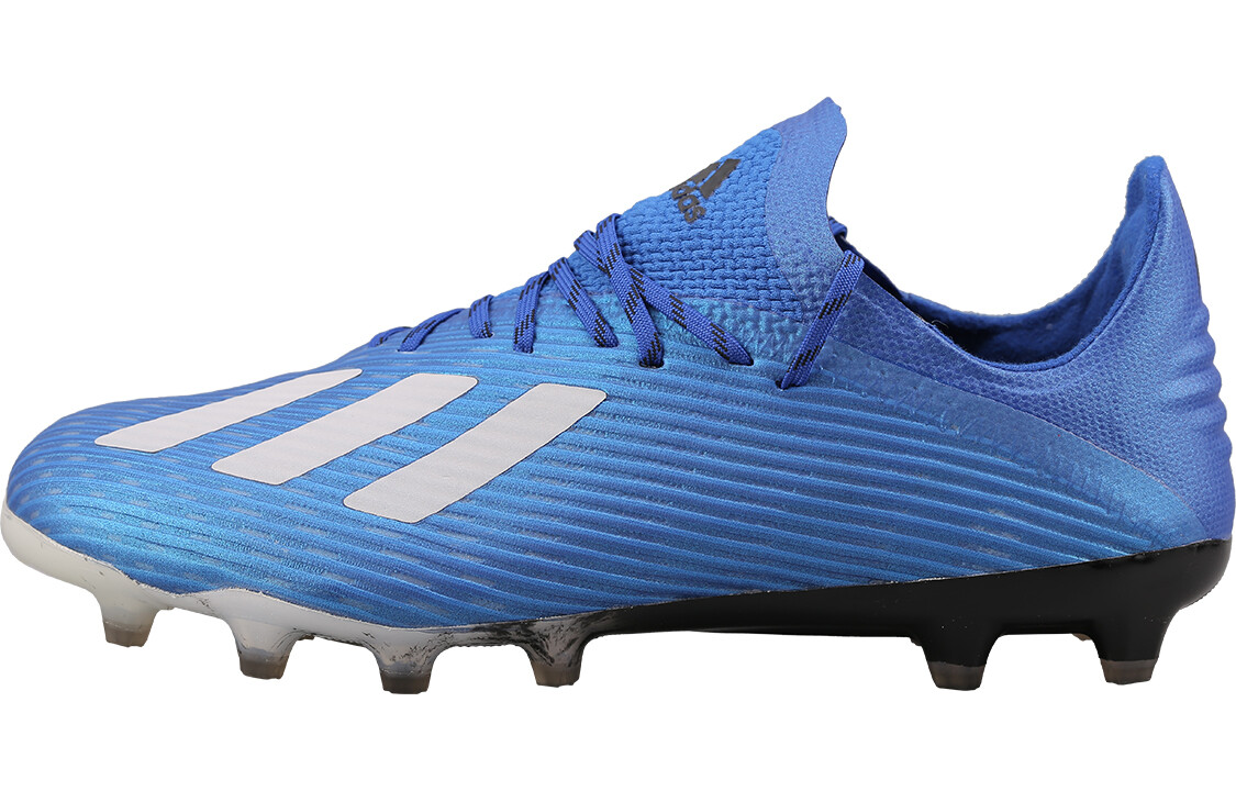 

Мужские футбольные кроссовки Adidas
